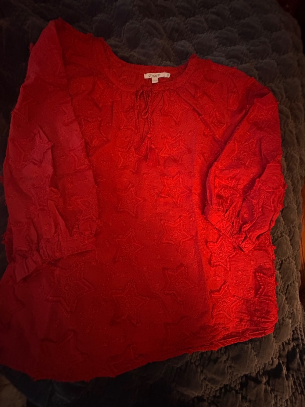 Chico's red star size 2.5 shirt - Picture 3 of 4